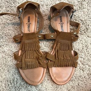 Minnetonka - size 8 moccasin
